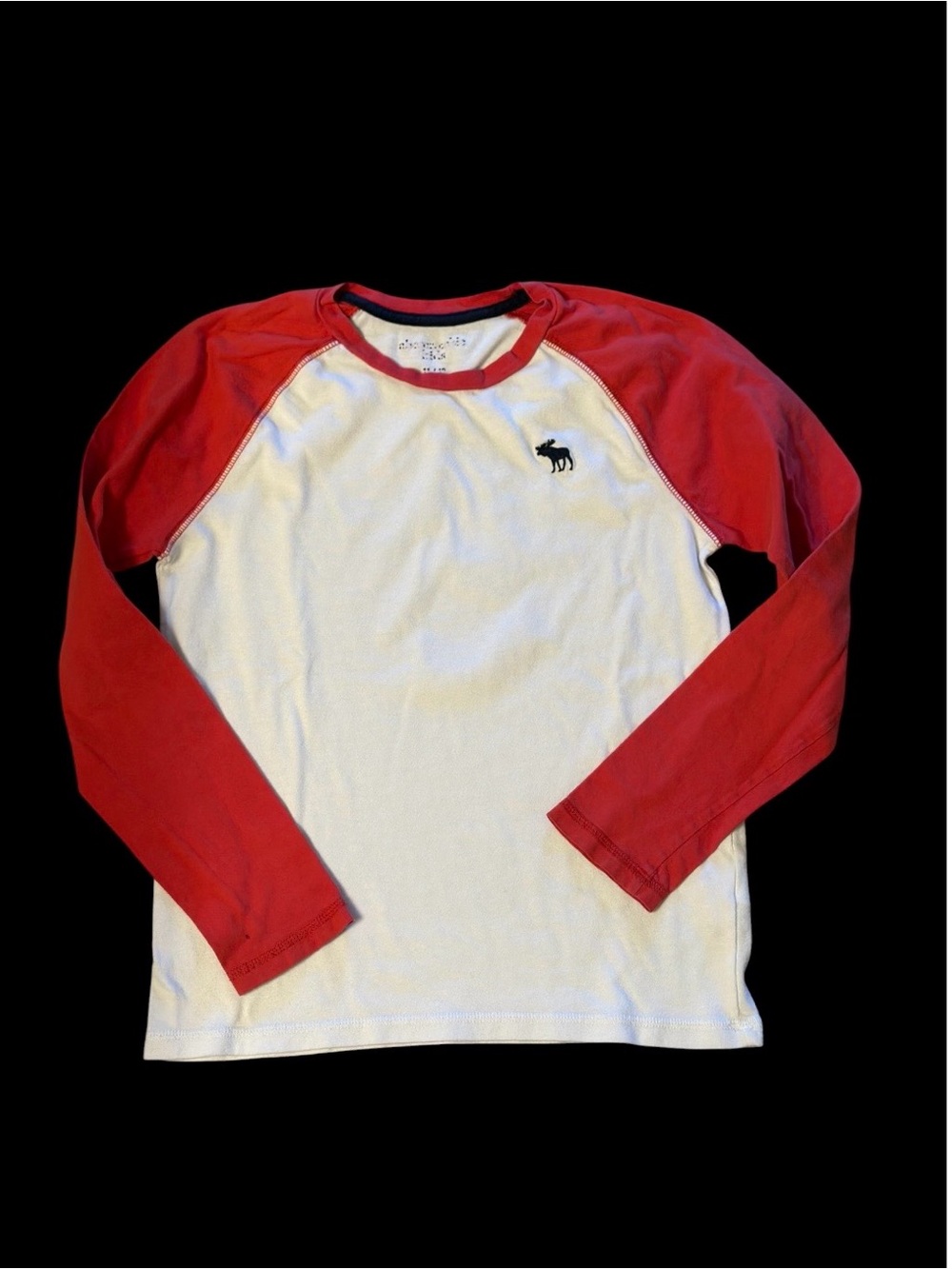Abercrombie & Fitch White Tee with Red Trim and Navy Neckline in size 11/12